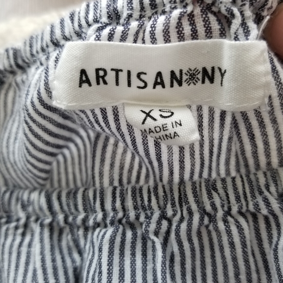 Pinstripe tie-sleeve off-shoulder linen top Artisan NY - Picture 5 of 7